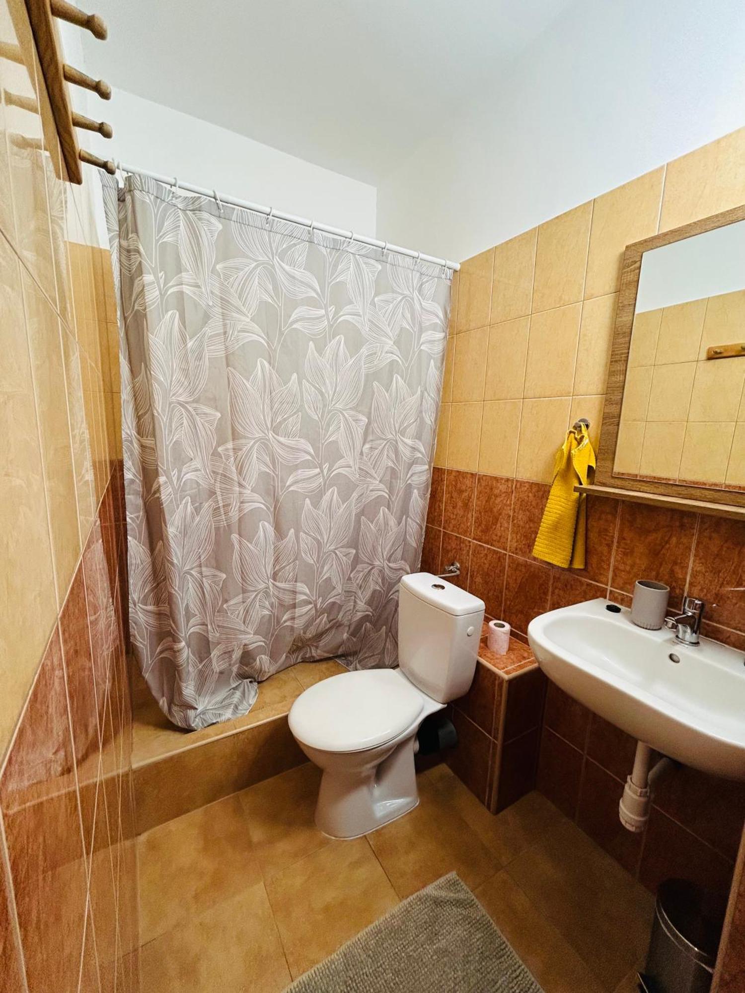 Harmonia Vendeghaz Hotell Miskolc Exteriör bild