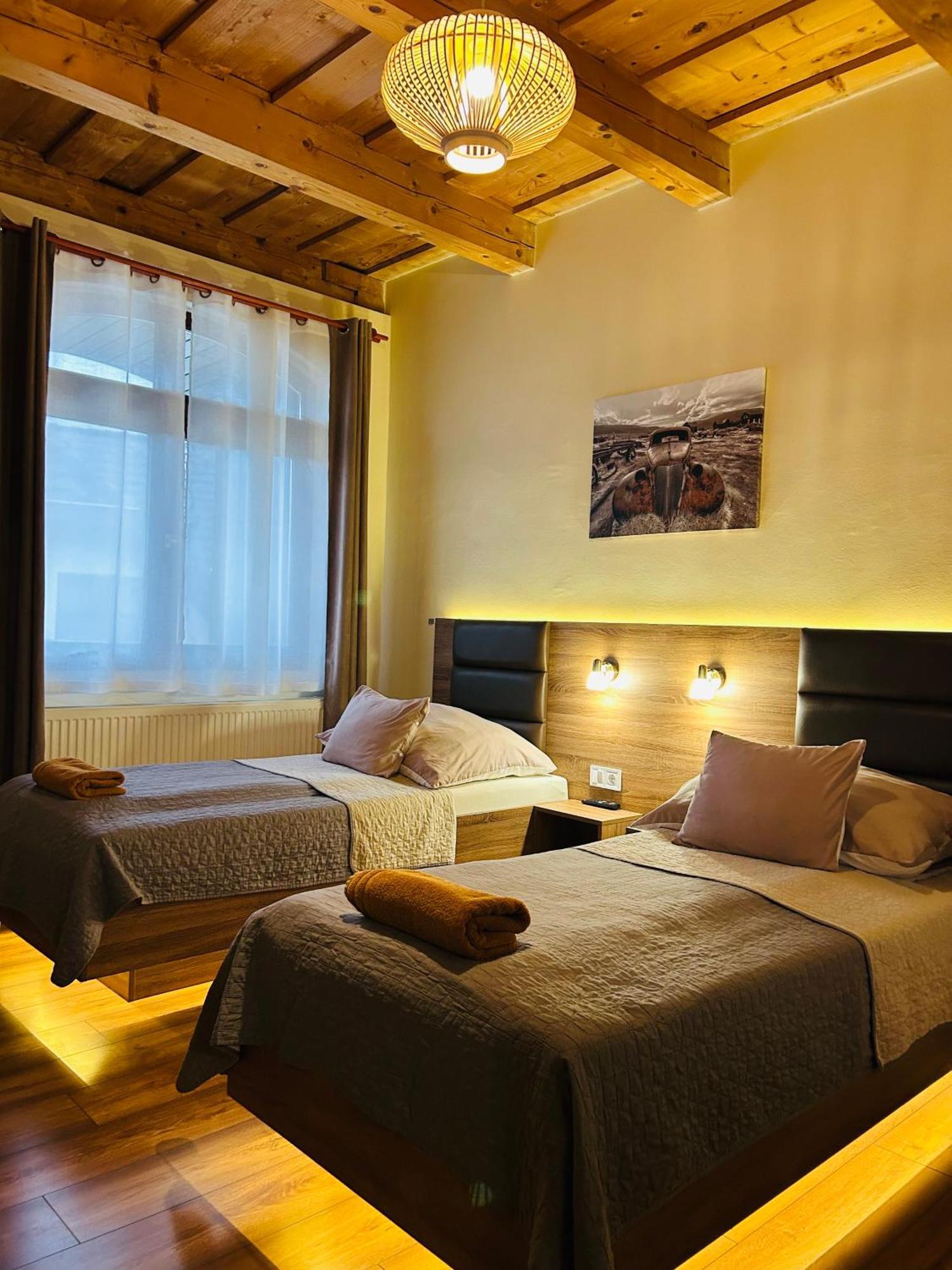 Harmonia Vendeghaz Hotell Miskolc Exteriör bild
