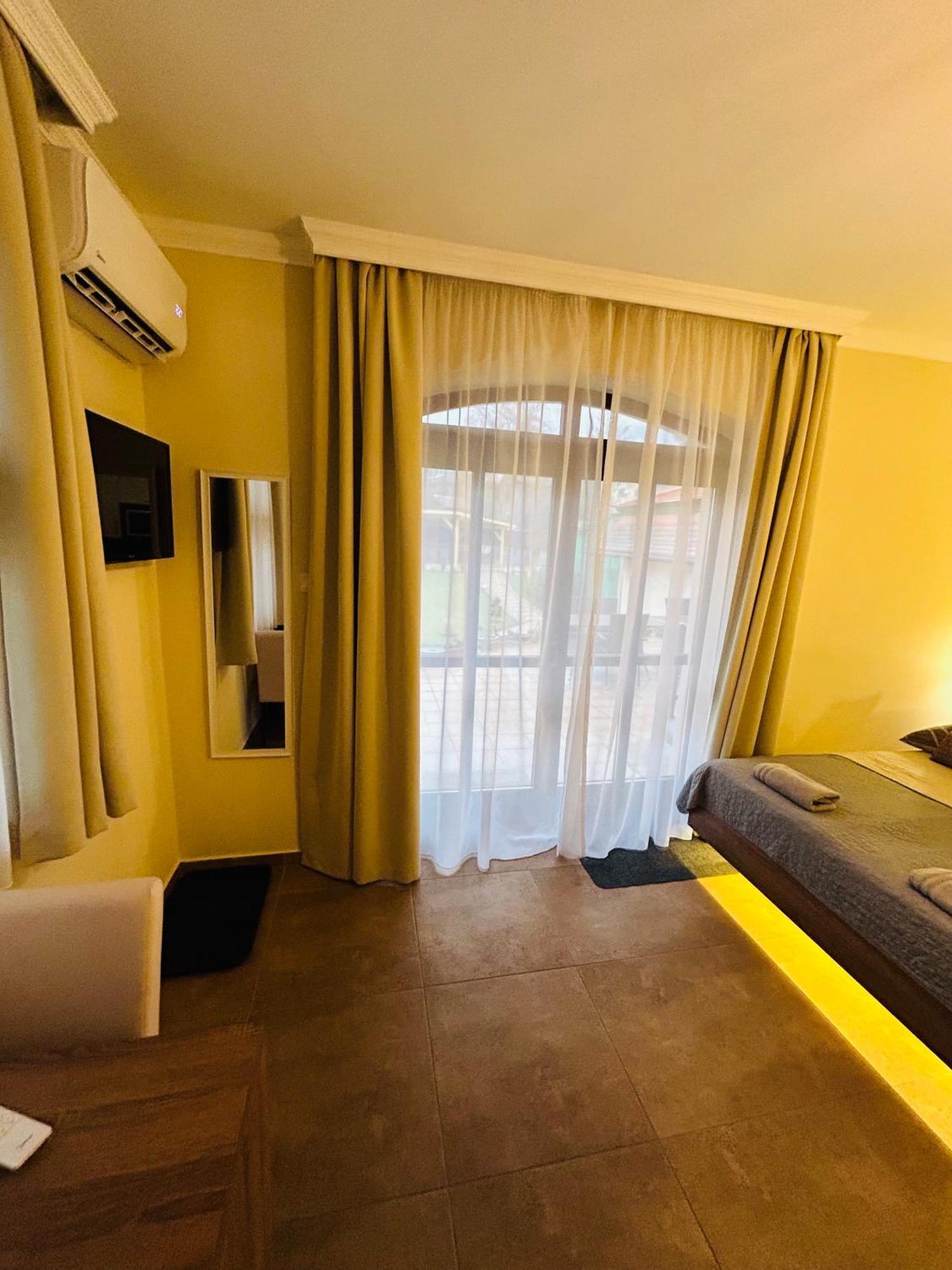 Harmonia Vendeghaz Hotell Miskolc Exteriör bild