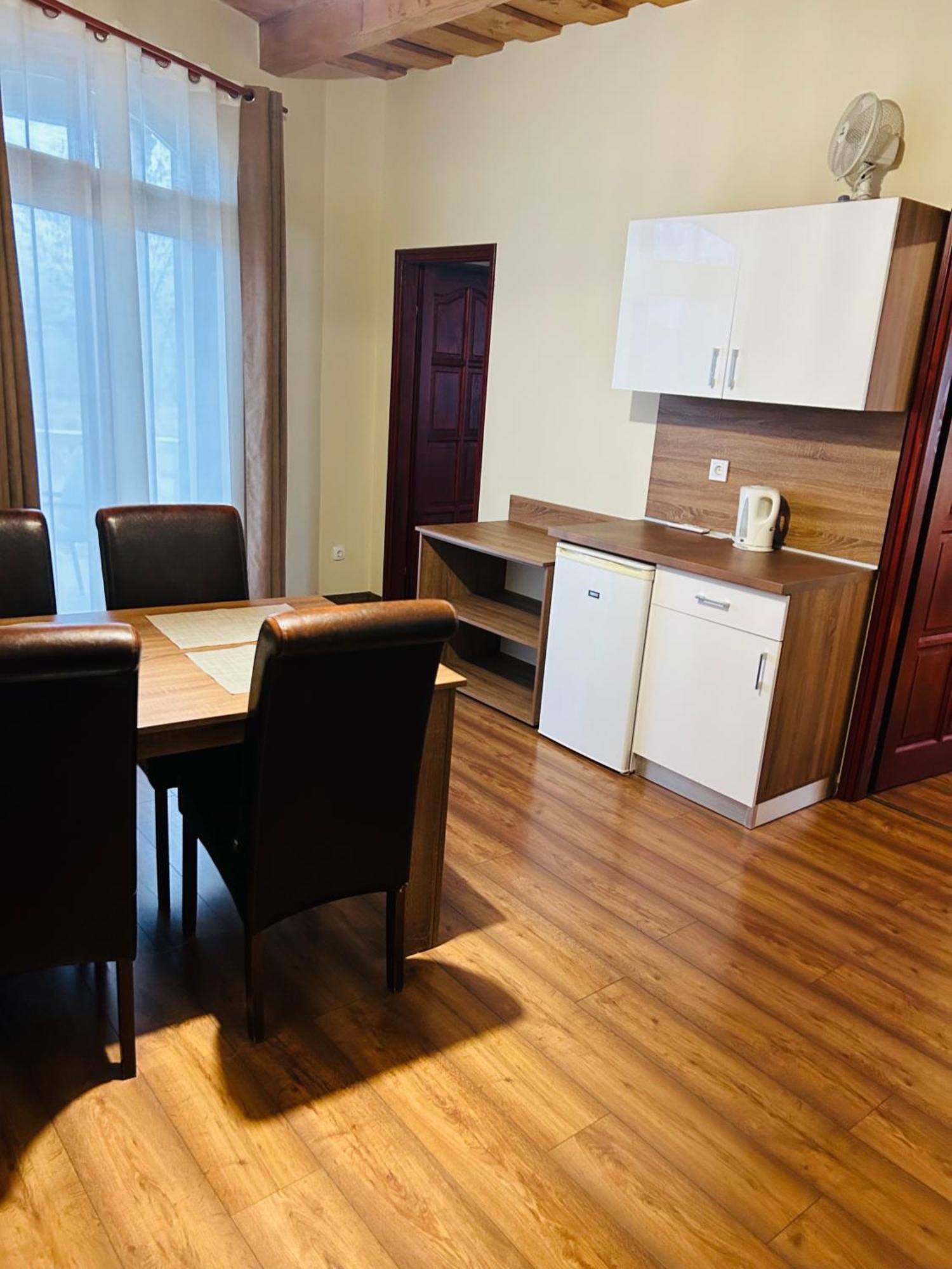 Harmonia Vendeghaz Hotell Miskolc Exteriör bild
