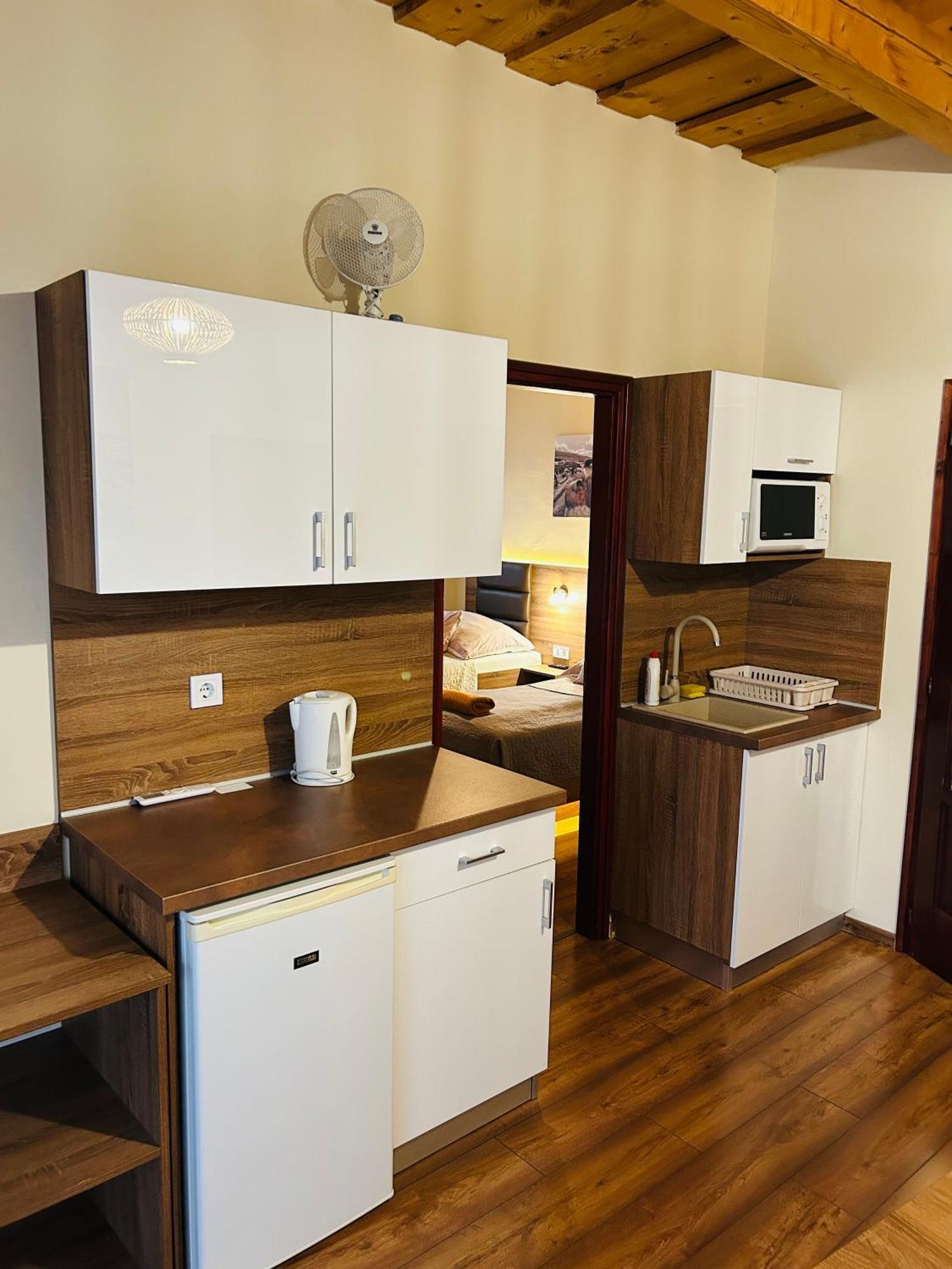 Harmonia Vendeghaz Hotell Miskolc Exteriör bild