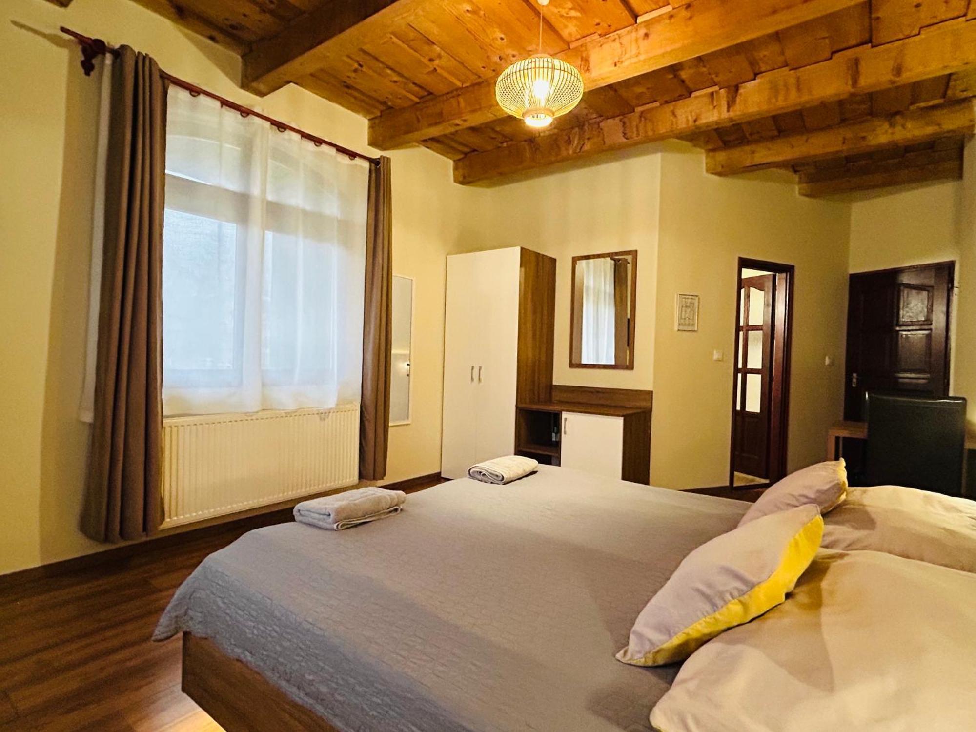 Harmonia Vendeghaz Hotell Miskolc Exteriör bild
