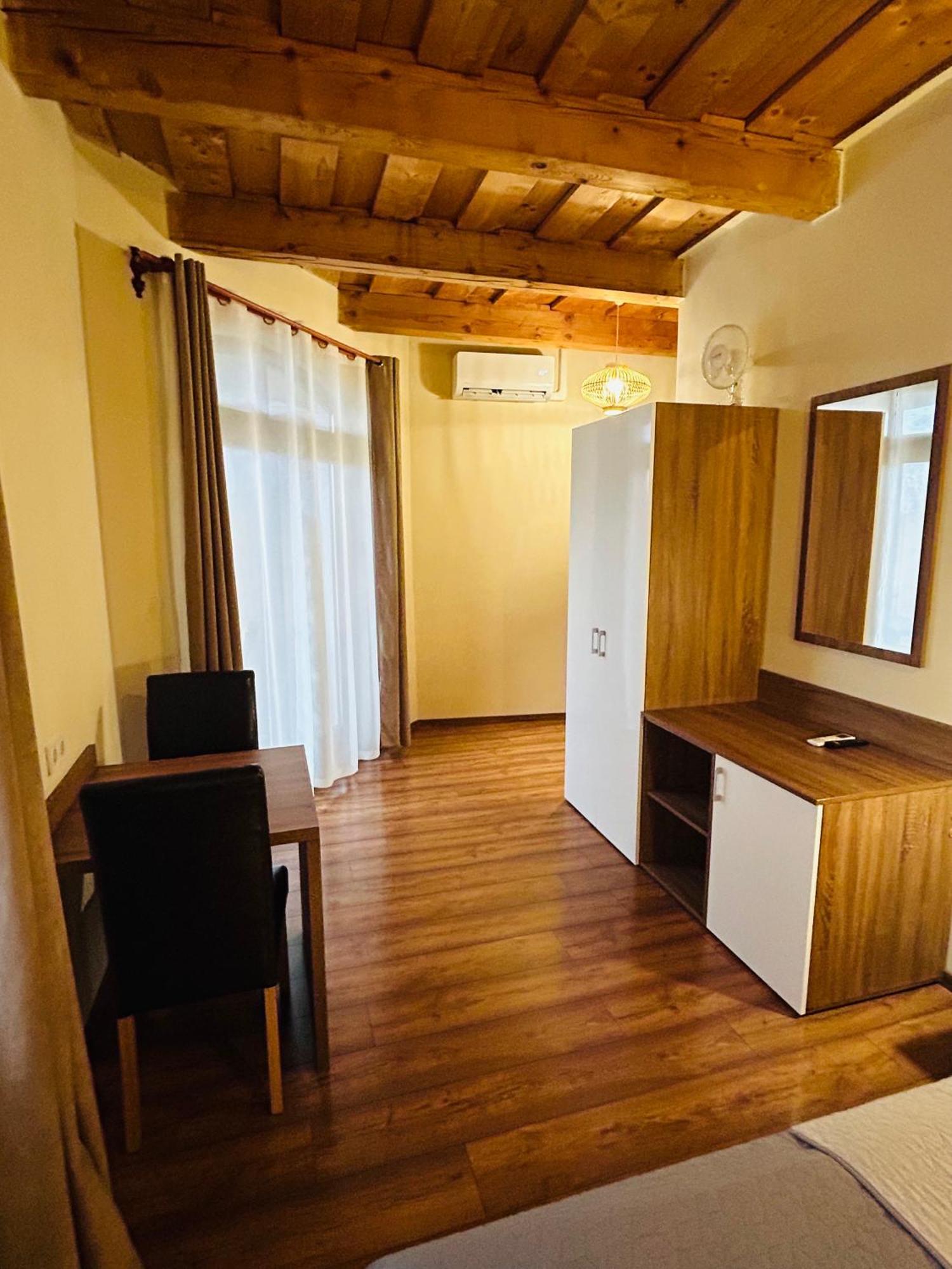 Harmonia Vendeghaz Hotell Miskolc Exteriör bild